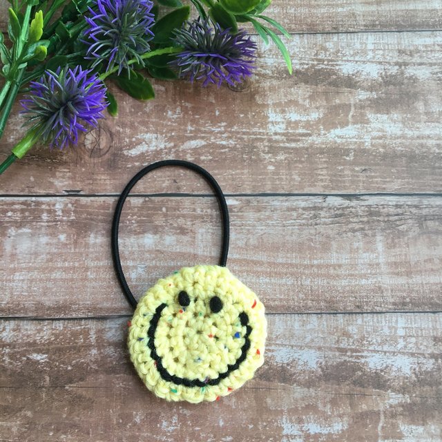 ニコちゃん ヘアゴム ドットイエロー ハンドメイドマーケット Minne ニコちゃん ヘアゴム ドットイエロー ハンドメイドマーケット Minne