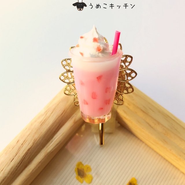 ミニチュア いちごミルクフロート ポニーフック ミニチュアフード 大人可愛い ハンドメイドマーケット Minne ミニチュア いちごミルクフロート ポニーフック ミニチュアフード 大人可愛い ハンドメイドマーケット Minne