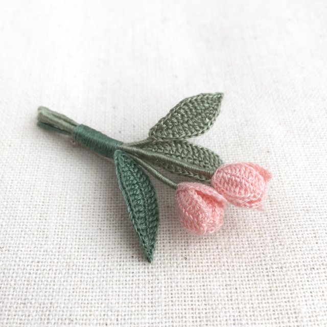 【小さなブローチ】チューリップの花束