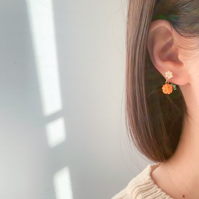 蜜柑の花のイヤリング 韓国アクセサリー 韓国インテリア ビーズアクセサリー フラワーリング お花リング みかん ミカン イヤリング イヤカフ イヤーカフ ノンホールピアス Minne 日本最大級のハンドメイド 手作り通販サイト 蜜柑の花のイヤリング 韓国アクセサリー 韓国インテリア ビーズアクセサリー フラワーリング お花リング みかん ミカン イヤリング イヤカフ イヤーカフ ノンホールピアス Minne 日本最大級のハンドメイド 手作り通販サイト