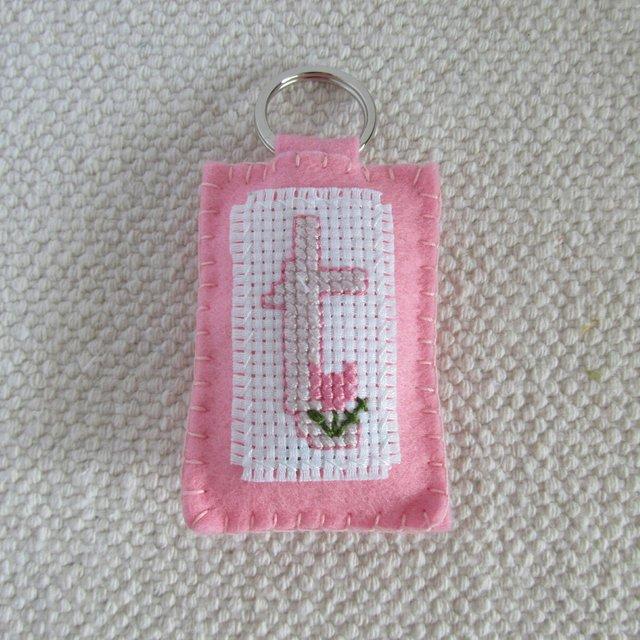 イニシャルアルファベット T クロスステッチ刺繍 キーホルダー ハンドメイドマーケット Minne イニシャルアルファベット T クロスステッチ刺繍 キーホルダー ハンドメイドマーケット Minne