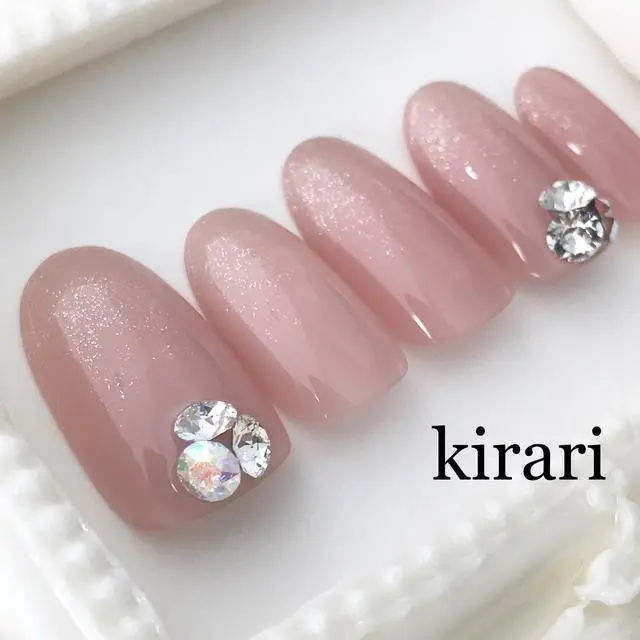 Maogel ふんわりグラデーションとvカットストーンネイル Maogel ふんわりグラデーションとvカットストーンネイル