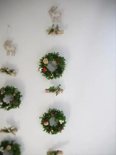 白樺のクリスマスガーランド・トナカイベリー