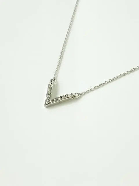 ｖneck　necklace　silvercolor