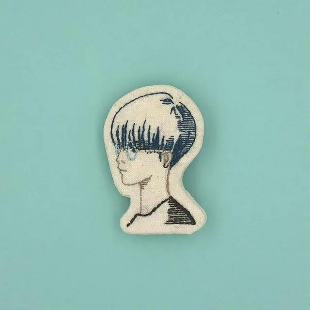 男子横顔イラスト刺繍ブローチ 塩顔オシャレ眼鏡イケメン萌え生成オフホワイト綿カジュアルエンブロイダリー男女兼用大ぶりワンポイントアクセントに ハンドメイドマーケット Minne 男子横顔イラスト刺繍ブローチ 塩顔オシャレ眼鏡イケメン萌え生成オフホワイト綿カジュアルエンブロイダリー男女兼用大ぶりワンポイントアクセントに ハンドメイドマーケット Minne