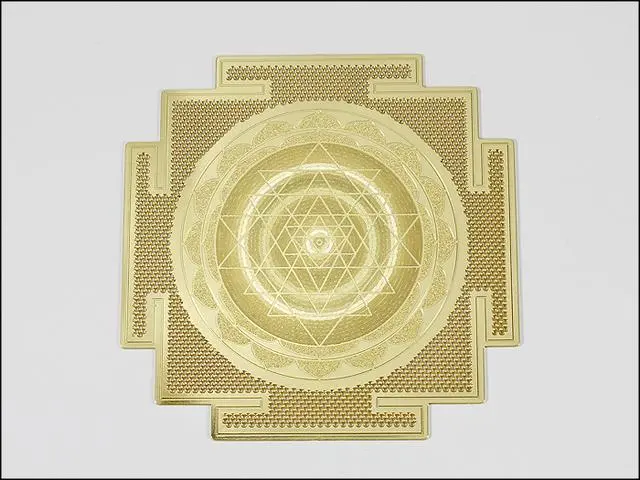 【エナジーカード　ヤントラ　繁栄】(神聖幾何学に基づく真鍮プレート)オルゴナイト　ピラミッド型に入ります